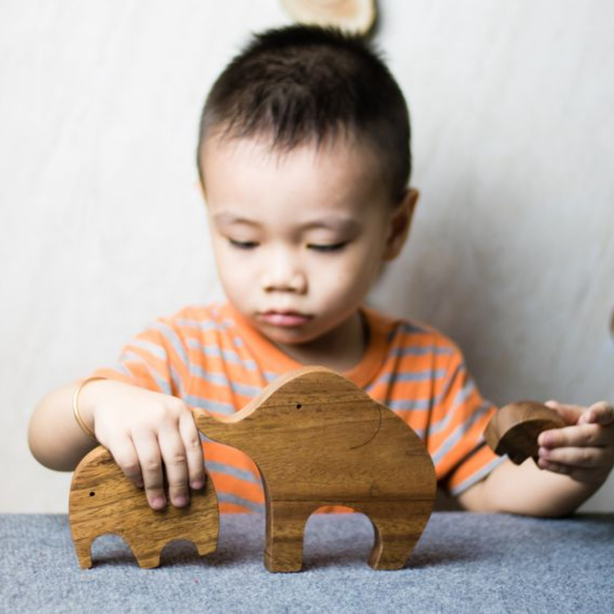 Elephant Family Wooden Puzzle – Montessori Educational Toy (Age 2+)