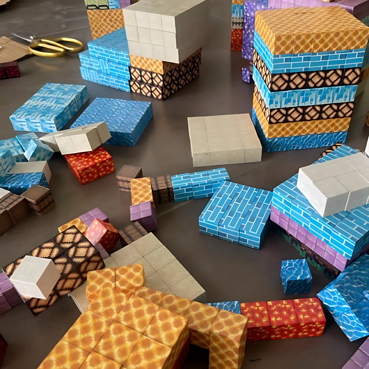 Magnetic Building Blocks (100/200/500 pcs) – Minecraft-Inspired STEM Toy for Creative Kids (Age 5+)