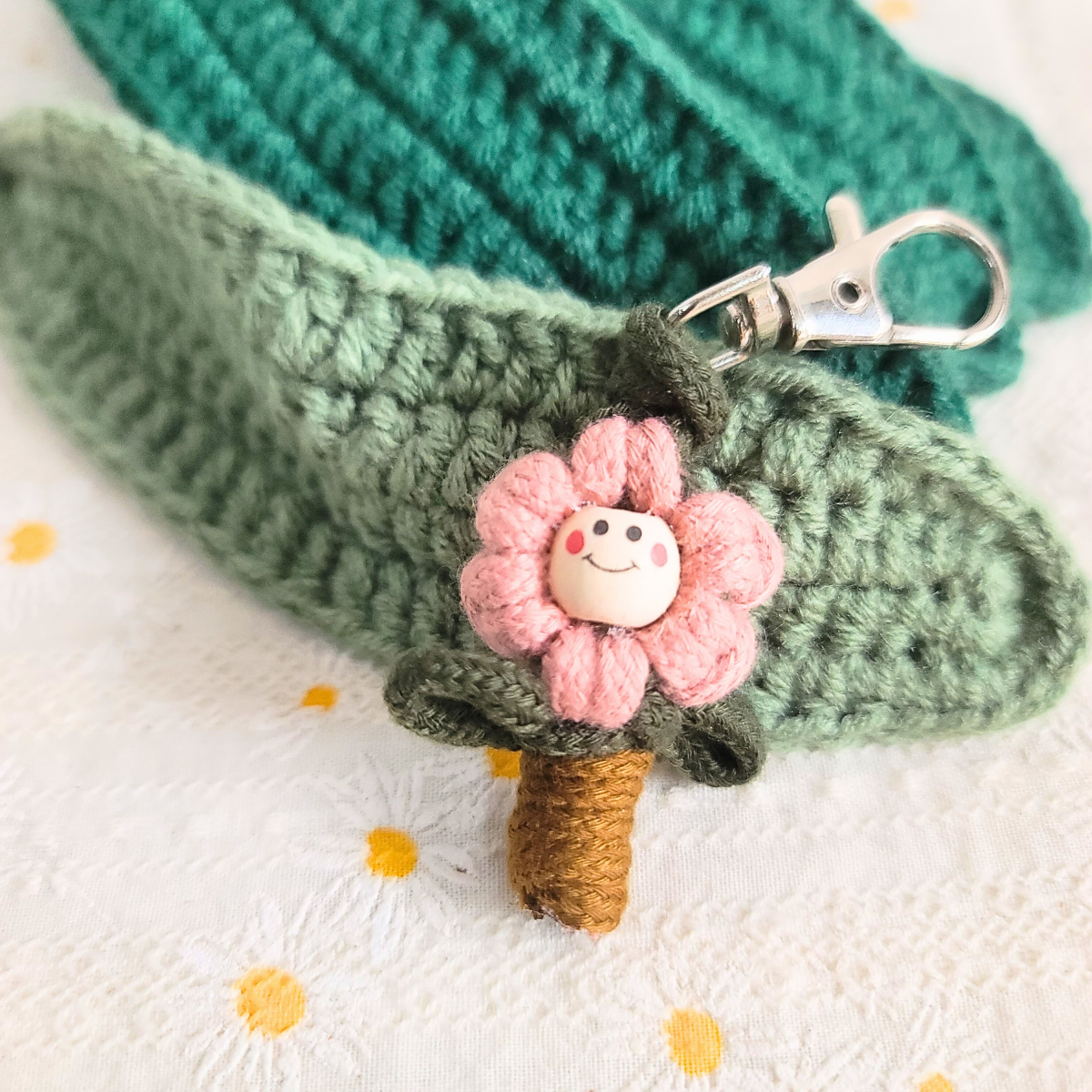 Handmade Macrame Smiley Flower Keychains – Set of 5 | Eco Gift AU Stock