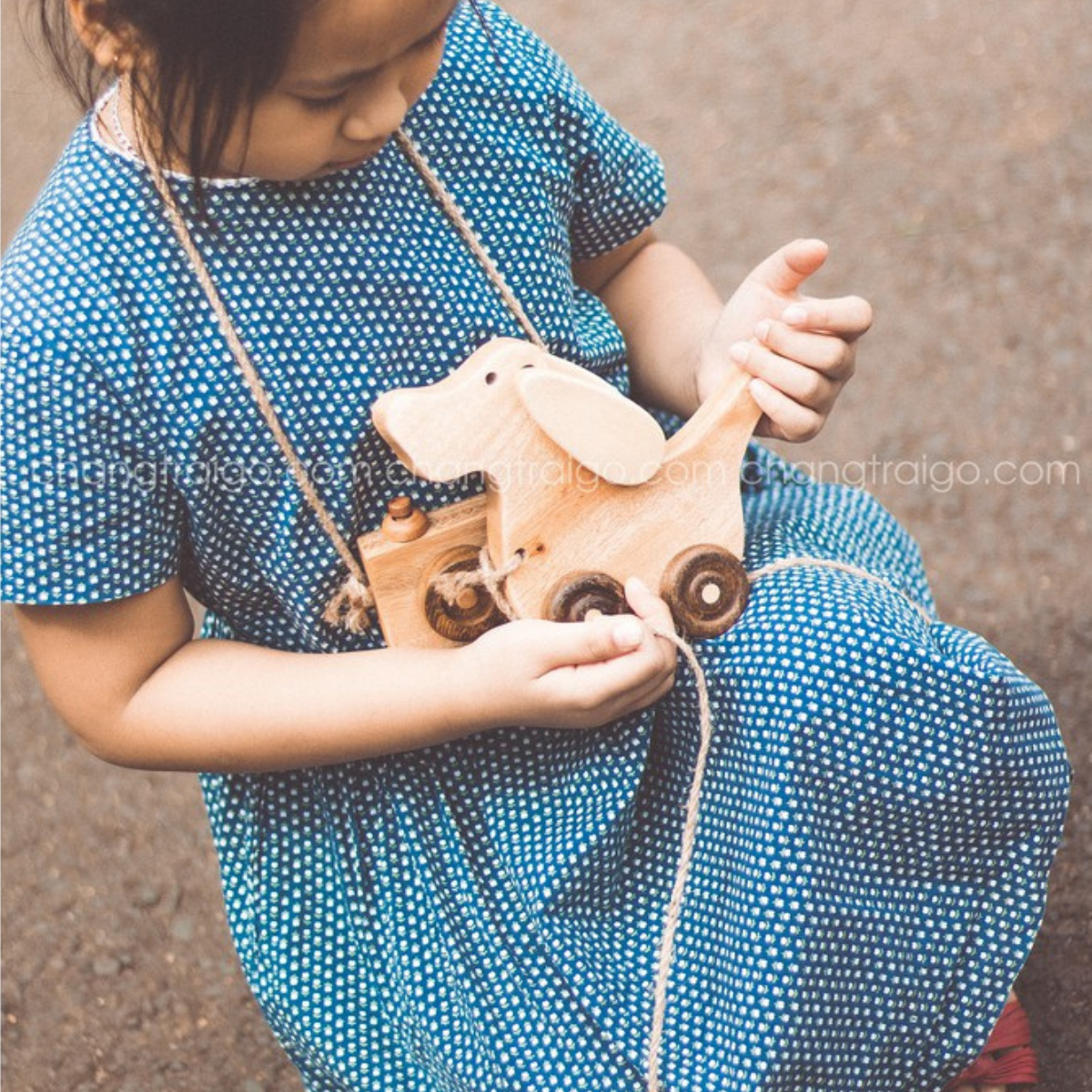 Ear-Flapping Wooden Dog – Montessori Roleplay Toy (Age 2+)