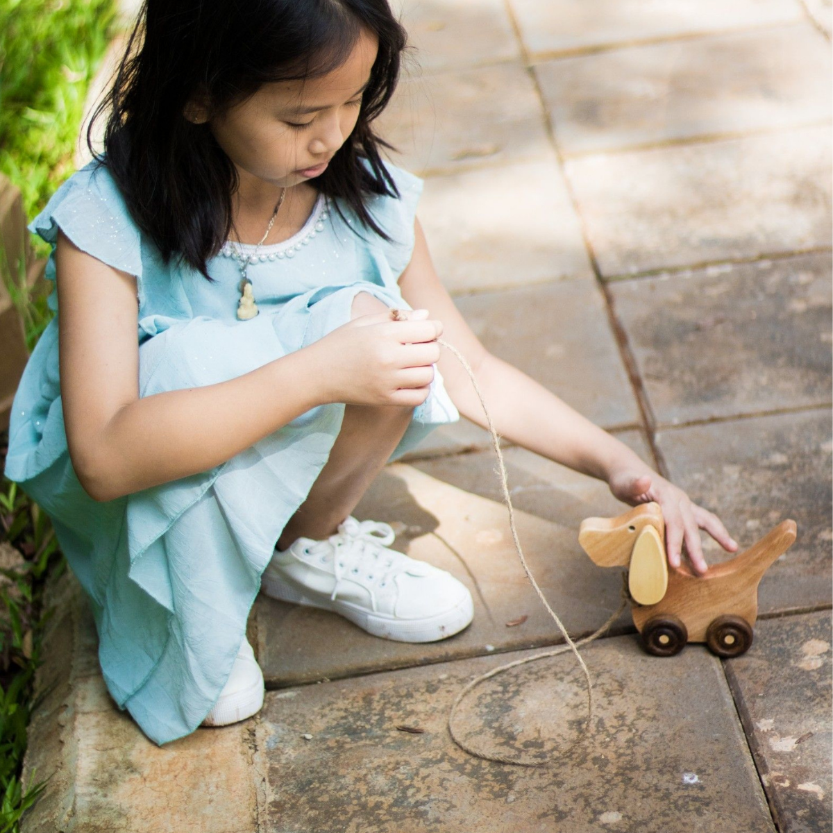 Ear-Flapping Wooden Dog – Montessori Roleplay Toy (Age 2+)