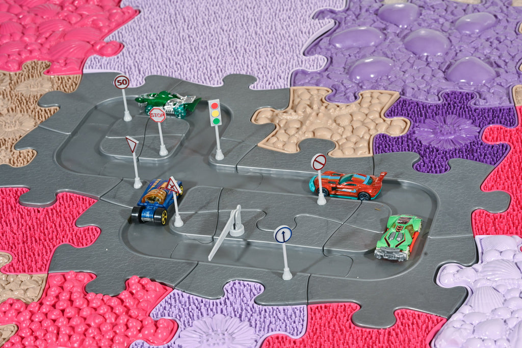 MUFFIK 17-Piece Magnetic Car Track Set - Ultimate STEM Toy for Kids