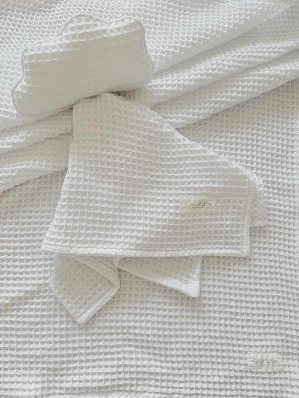 Essentīals Cuddly Cloud Comforter - Soft Cotton Snuggles