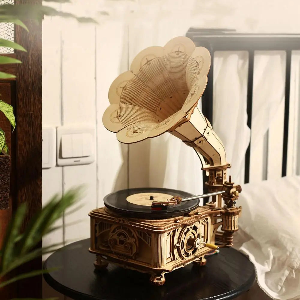 Robotime Hand Crank Classic Gramophone - 424-Piece Wooden Model Kit
