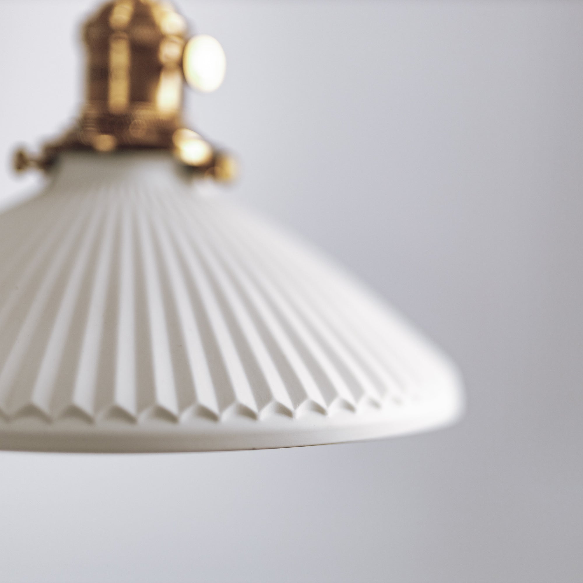 Hollie Ceramic Pleated Pendant Light - Vintage Industrial Style