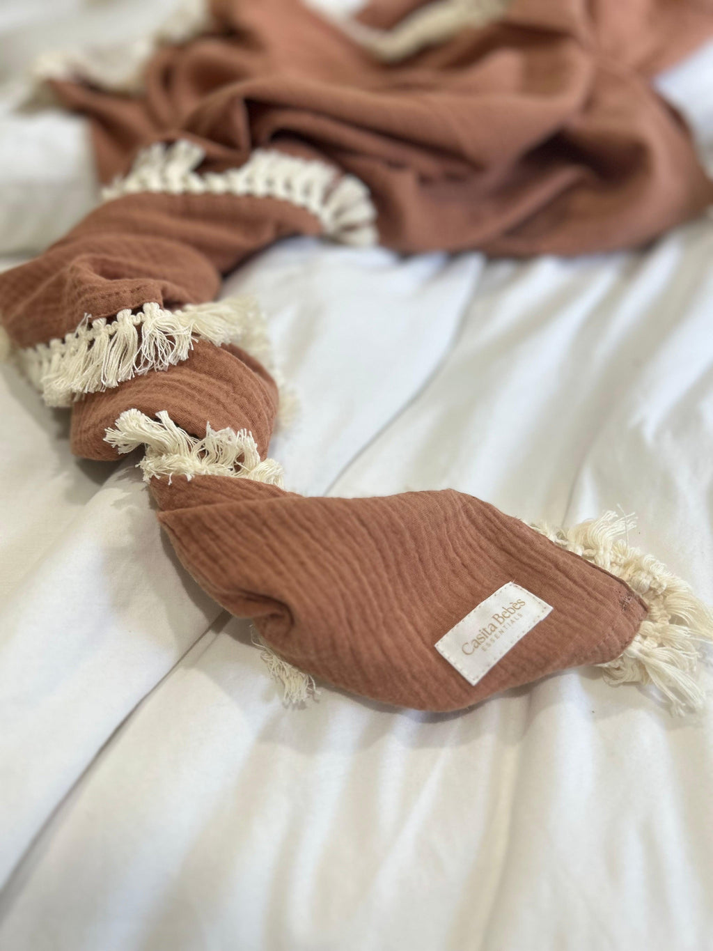 Essentīals Rustic Tuscan Tassel Blanket