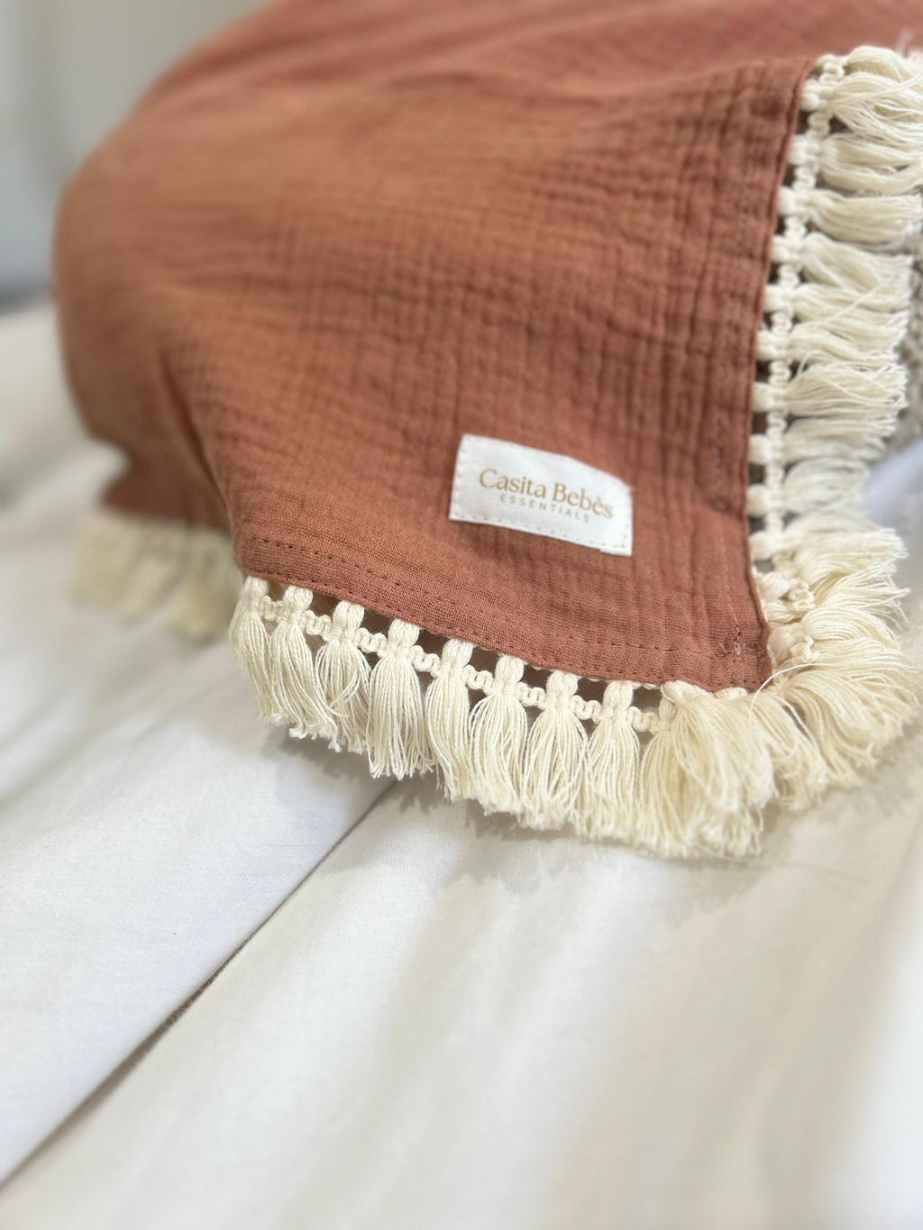 Essentīals Rustic Tuscan Tassel Blanket