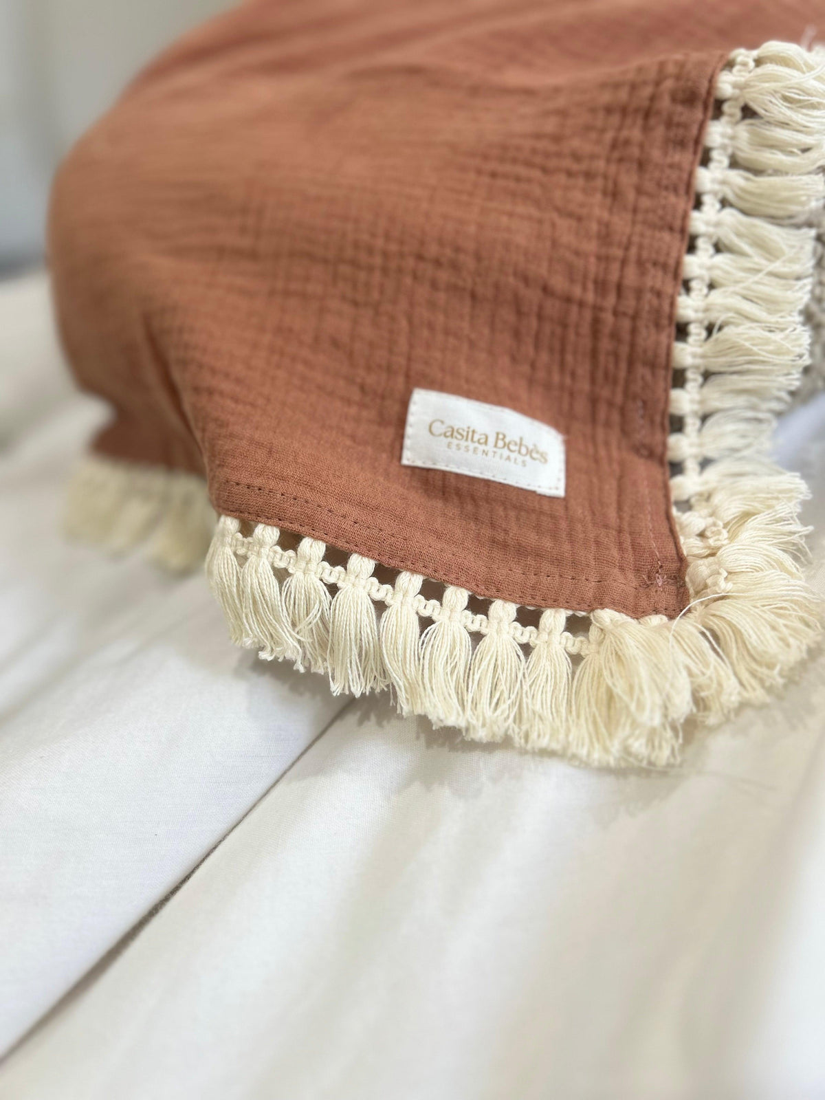 Essentīals Rustic Tuscan Tassel Blanket
