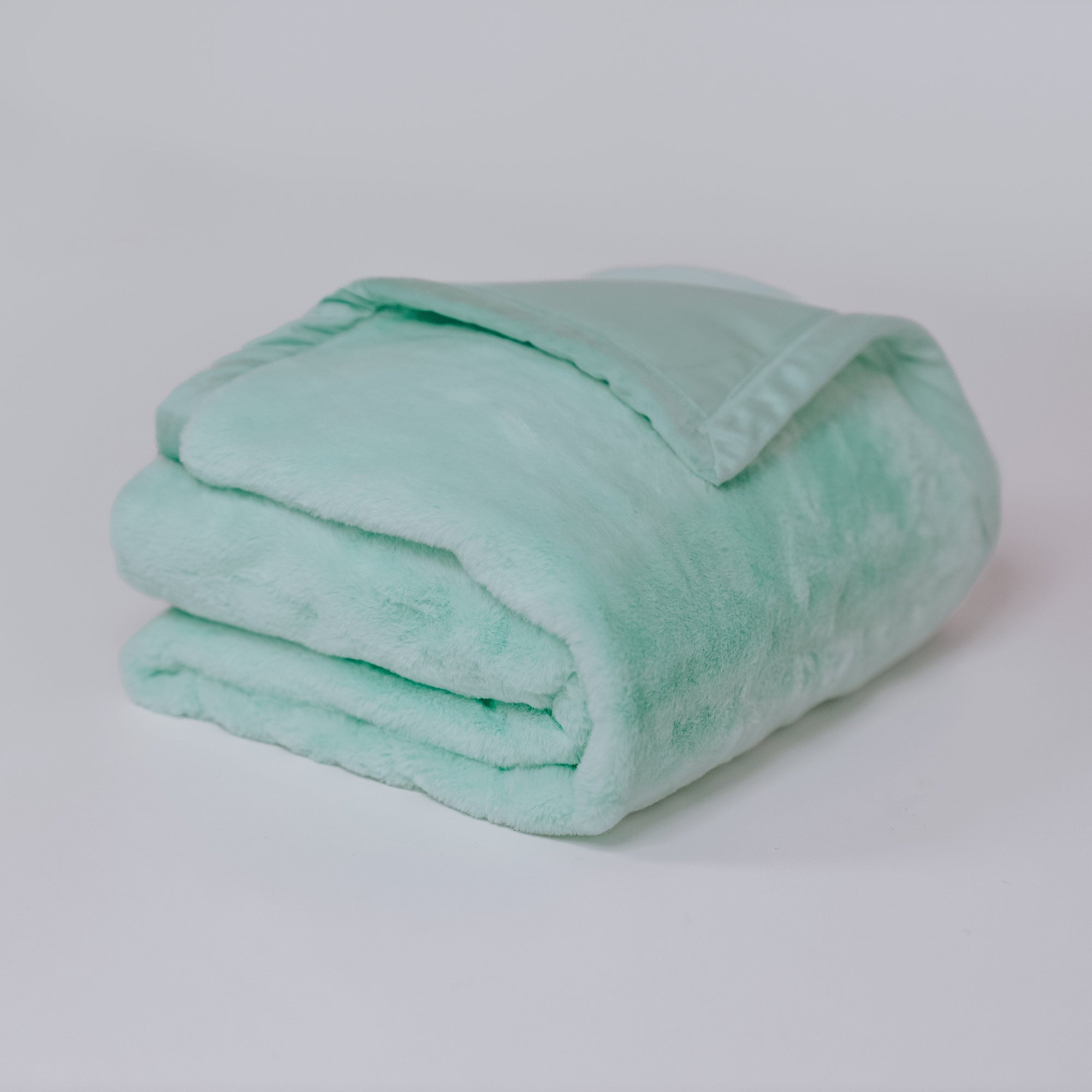 Luxurious Turquoise Plush Faux Fur Throw Blanket - Cozy Comfort