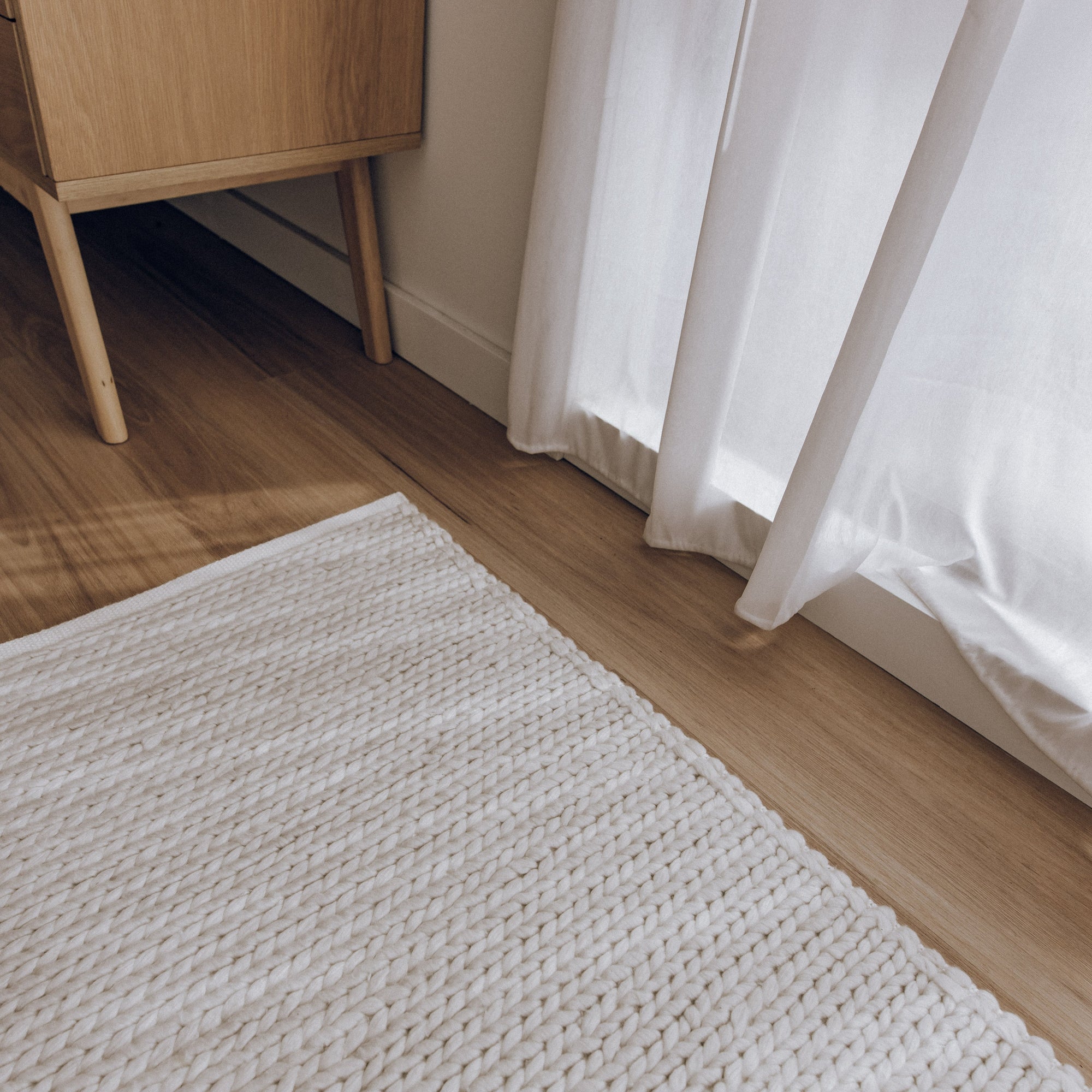 Kiara Handwoven Eco-Friendly Floor Rug in White Tones