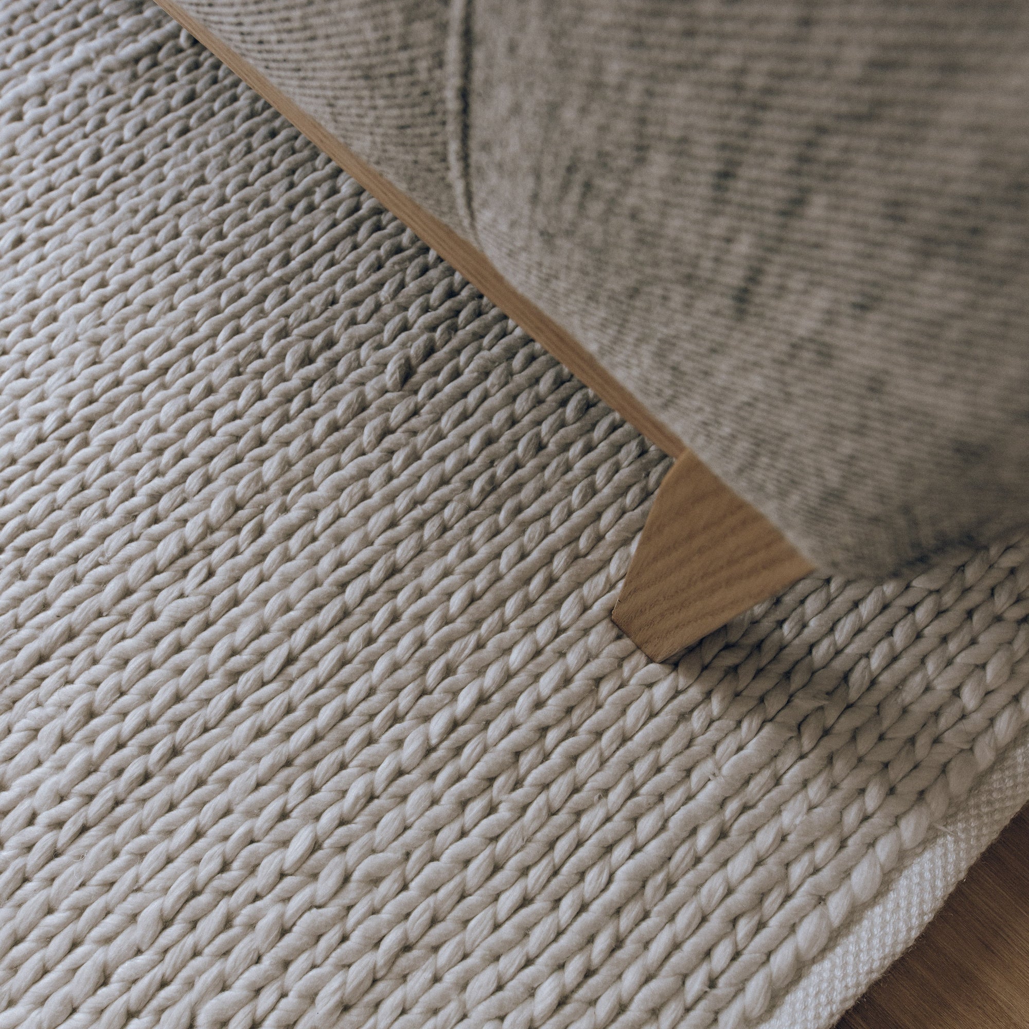 Kiara Handwoven Eco-Friendly Floor Rug in White Tones
