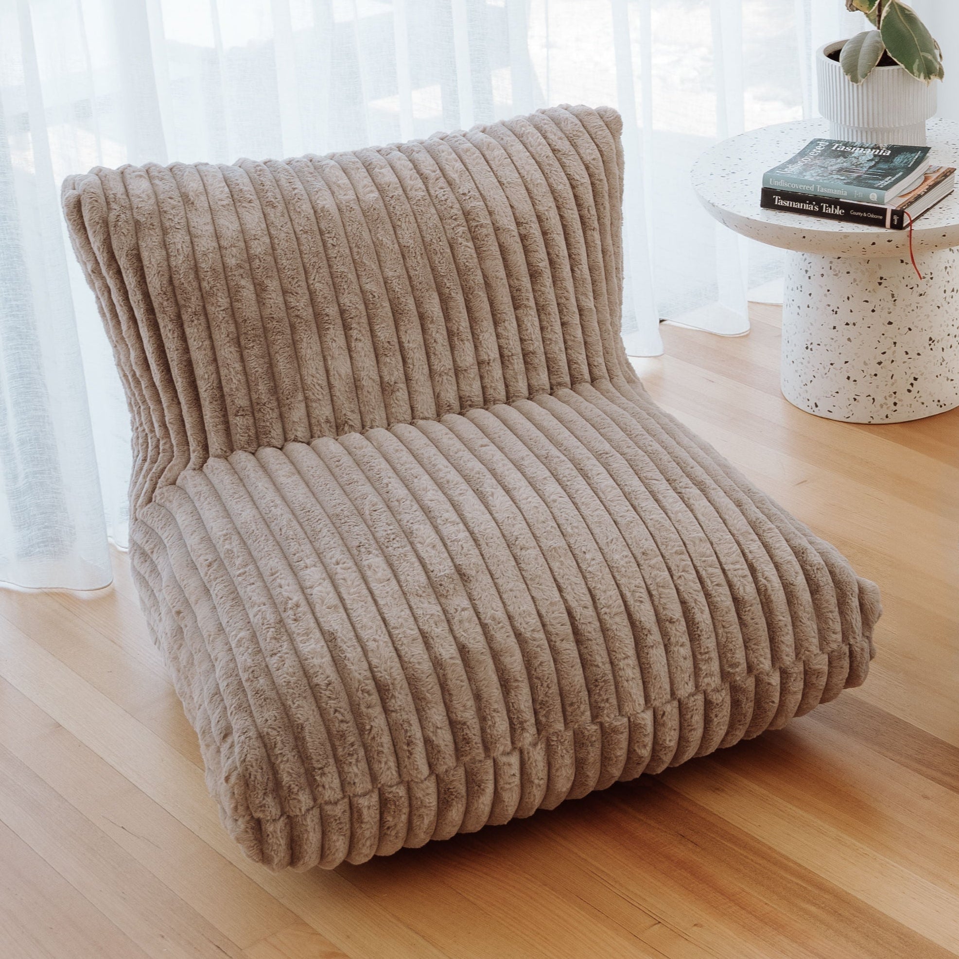 DreamPod® Lounger - Comfortable Taupe Lounge Seat