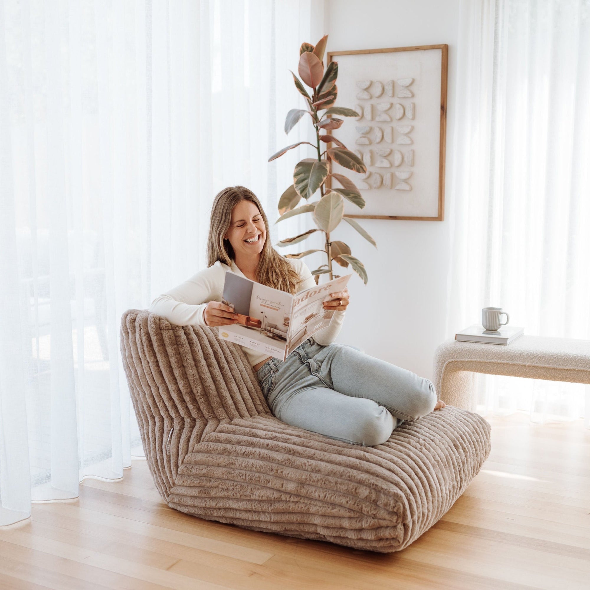 DreamPod® Lounger - Comfortable Taupe Lounge Seat