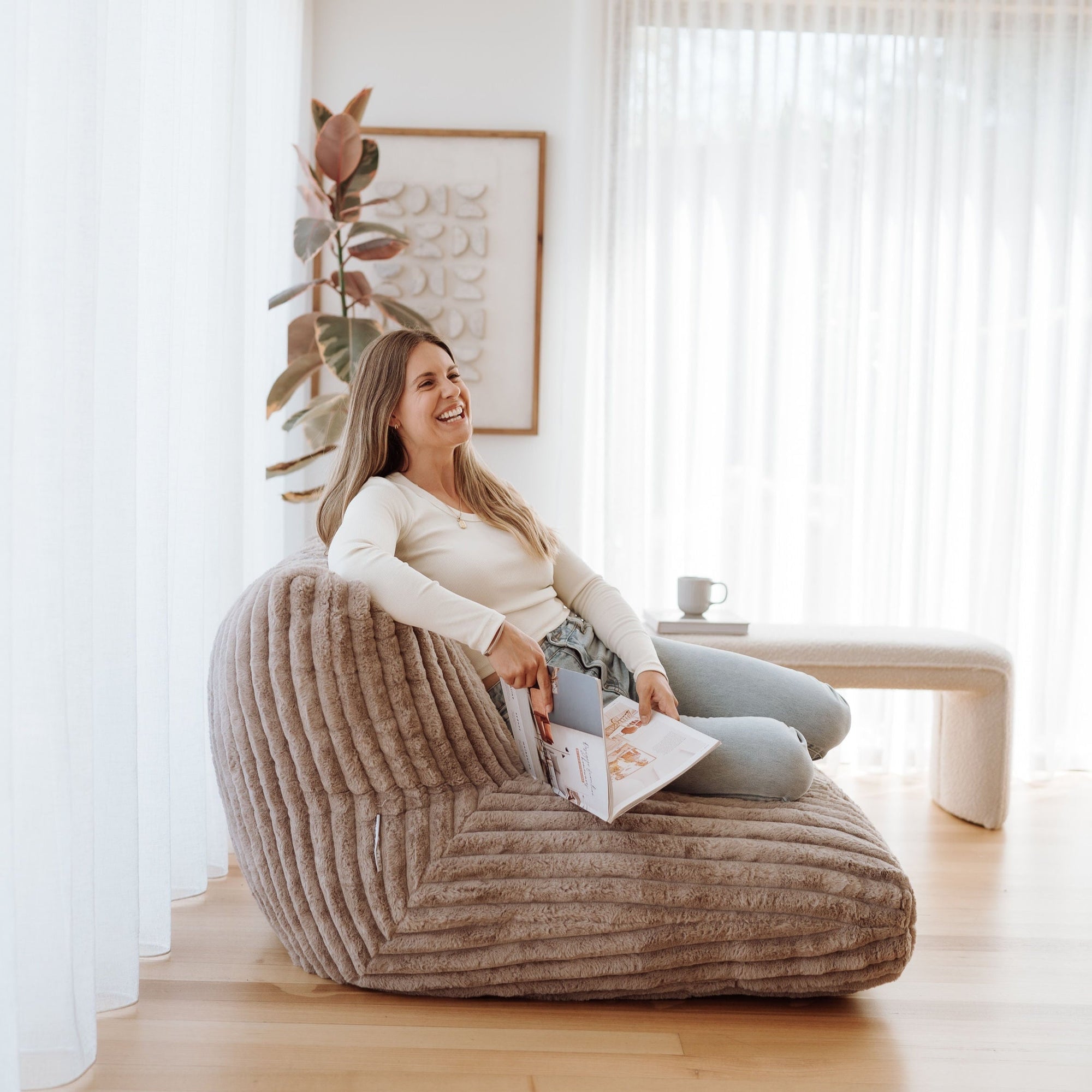DreamPod® Lounger - Comfortable Taupe Lounge Seat