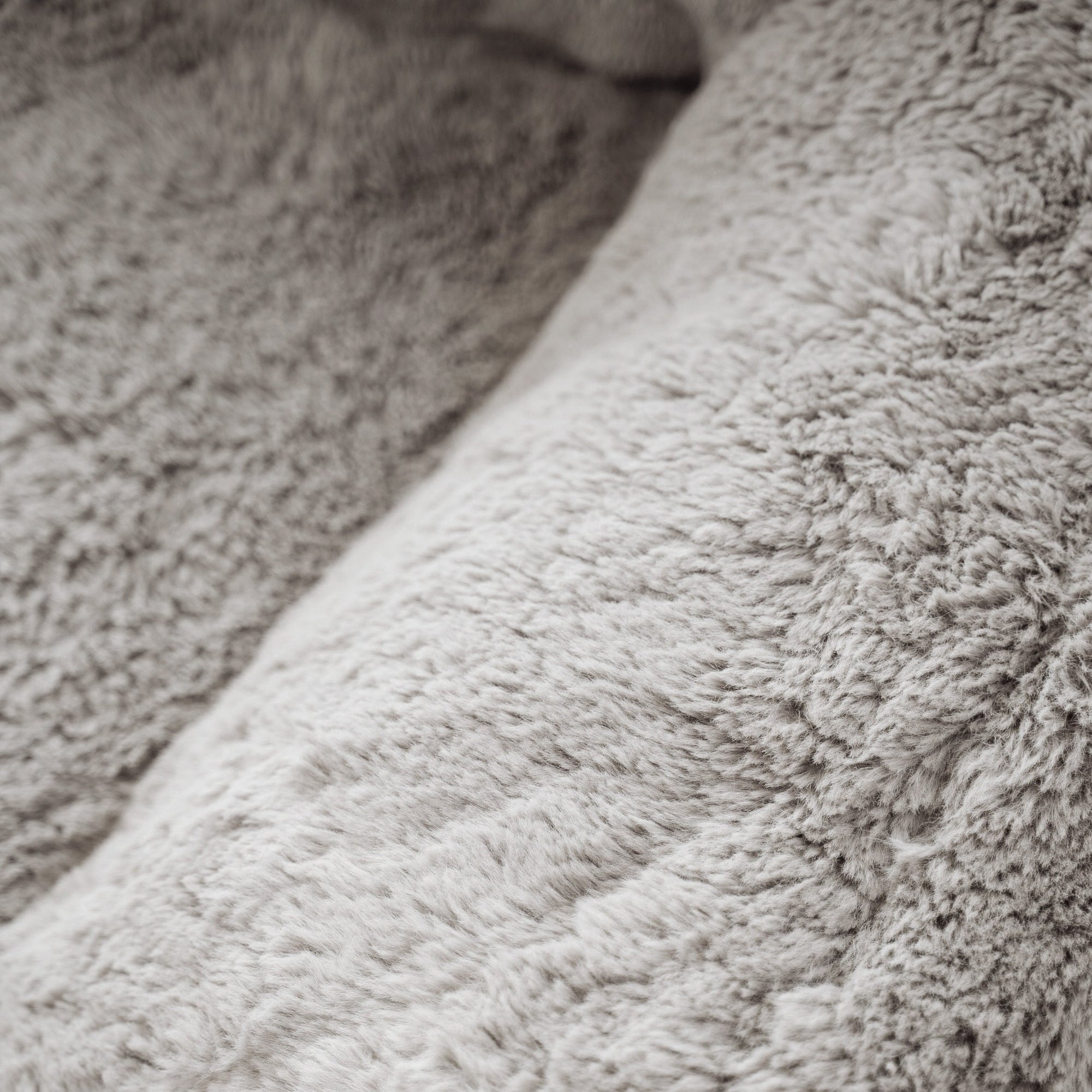 Lux DreamPod® Chair - Plush Faux Fur Comfort
