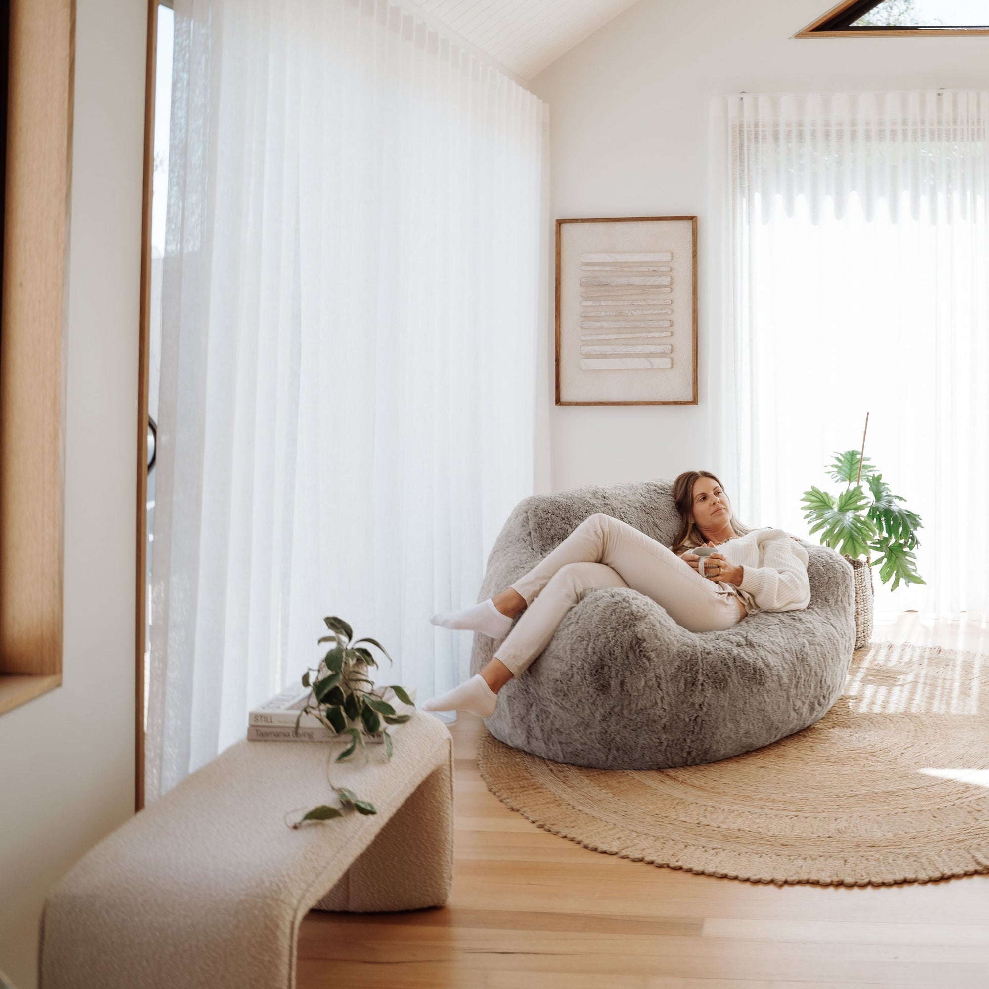 Lux DreamPod® Chair - Plush Faux Fur Comfort
