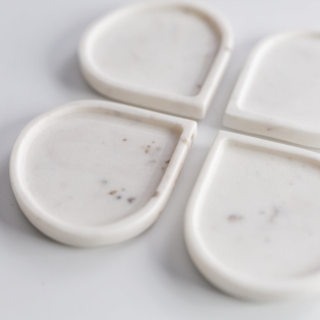 Elegant White Marble Raindrop Coaster Set for Stylish Surfaces