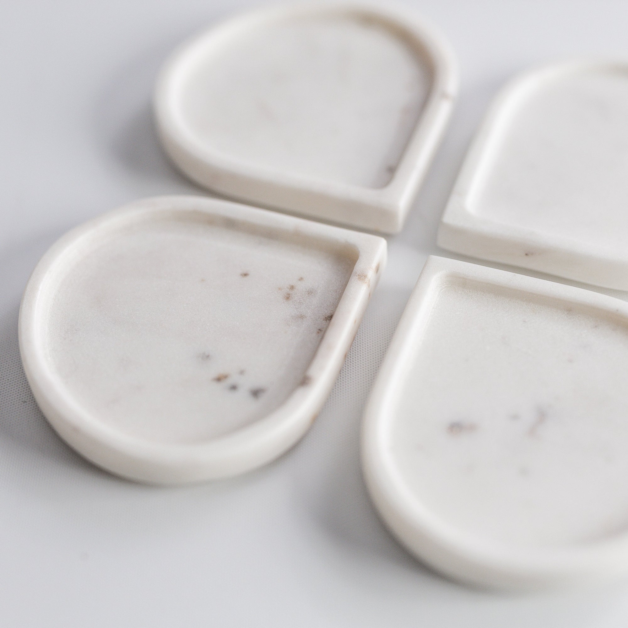 Elegant White Marble Raindrop Coaster Set for Stylish Surfaces