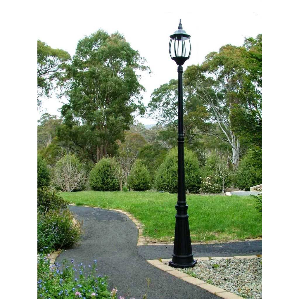 Elegant Victorian Garden Lamp Post - Classic Outdoor Lighting