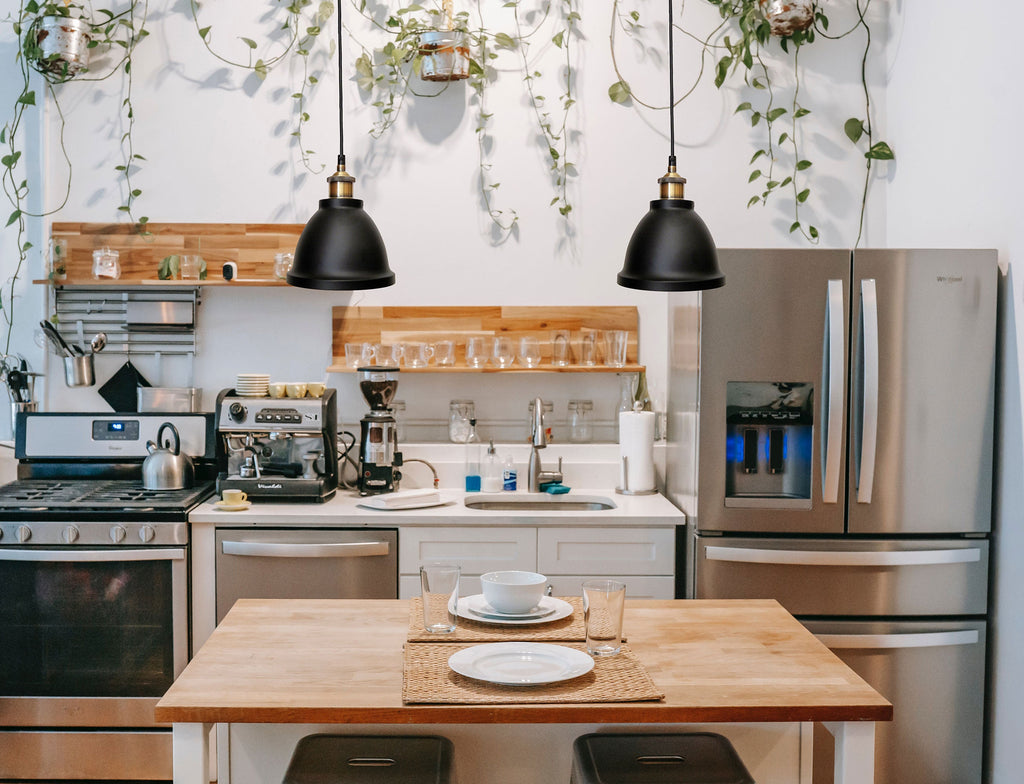 Stylish Soho Pendant Light in Black - Modern Industrial Design
