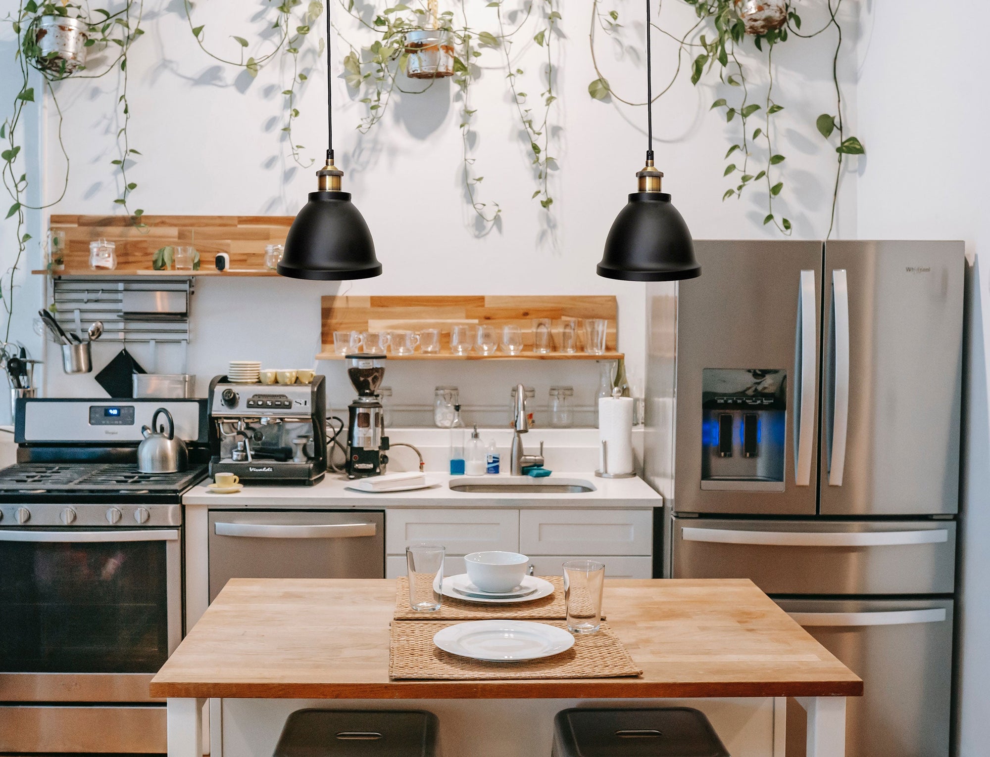 Stylish Soho Pendant Light in Black - Modern Industrial Design