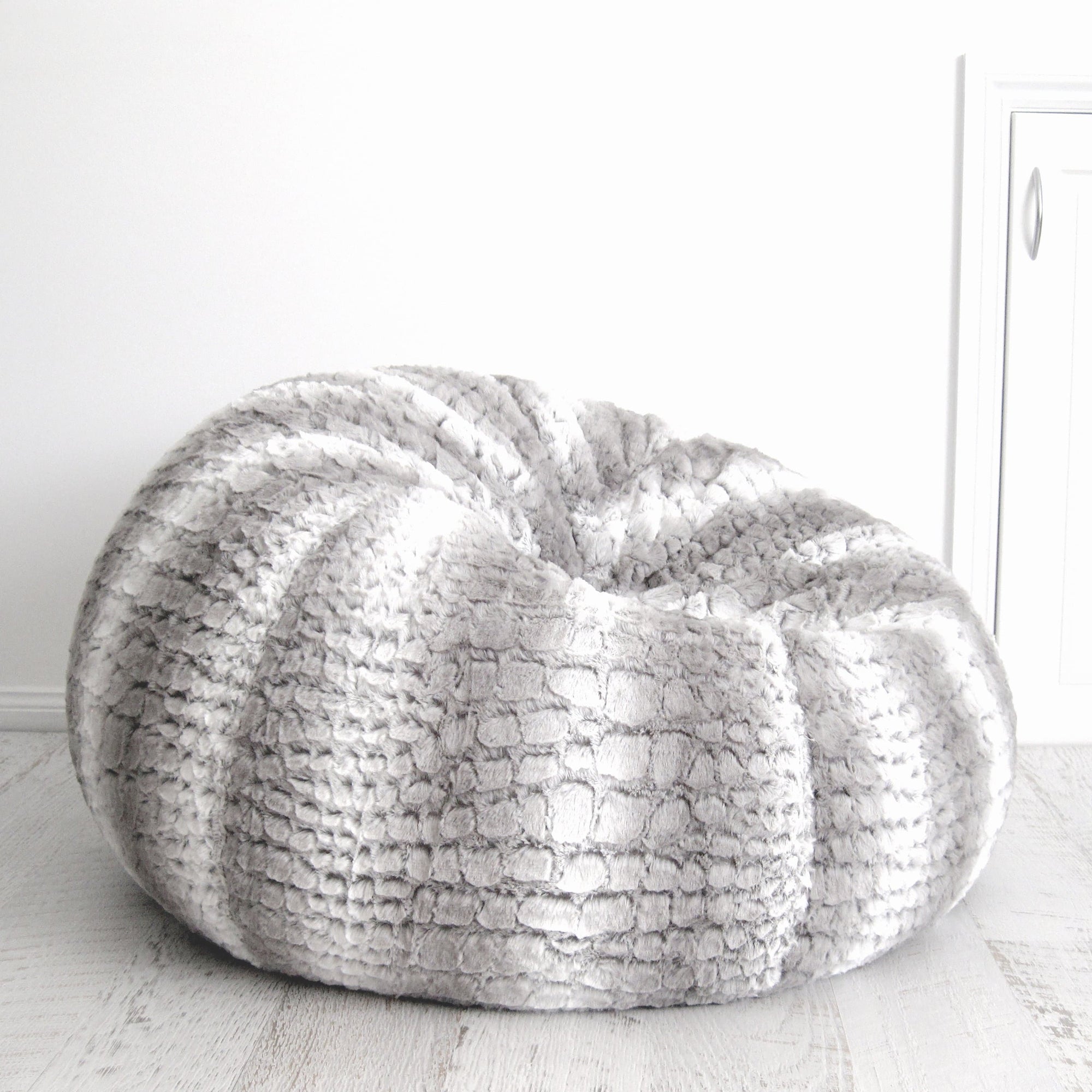 Luxurious Arctic Fur Bean Bag - Silver Grey Plush Comfort