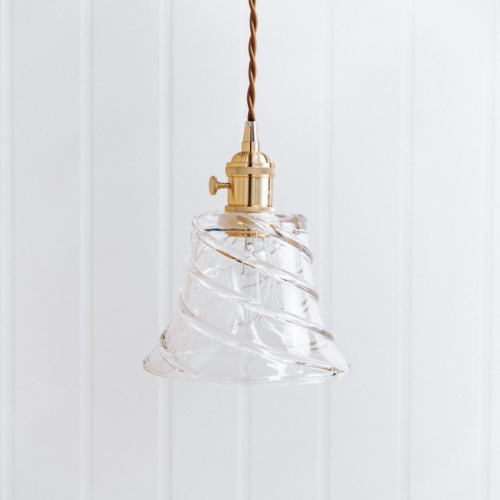 Belle Vintage Glass Pendant Light - Elegant Design for Any Space