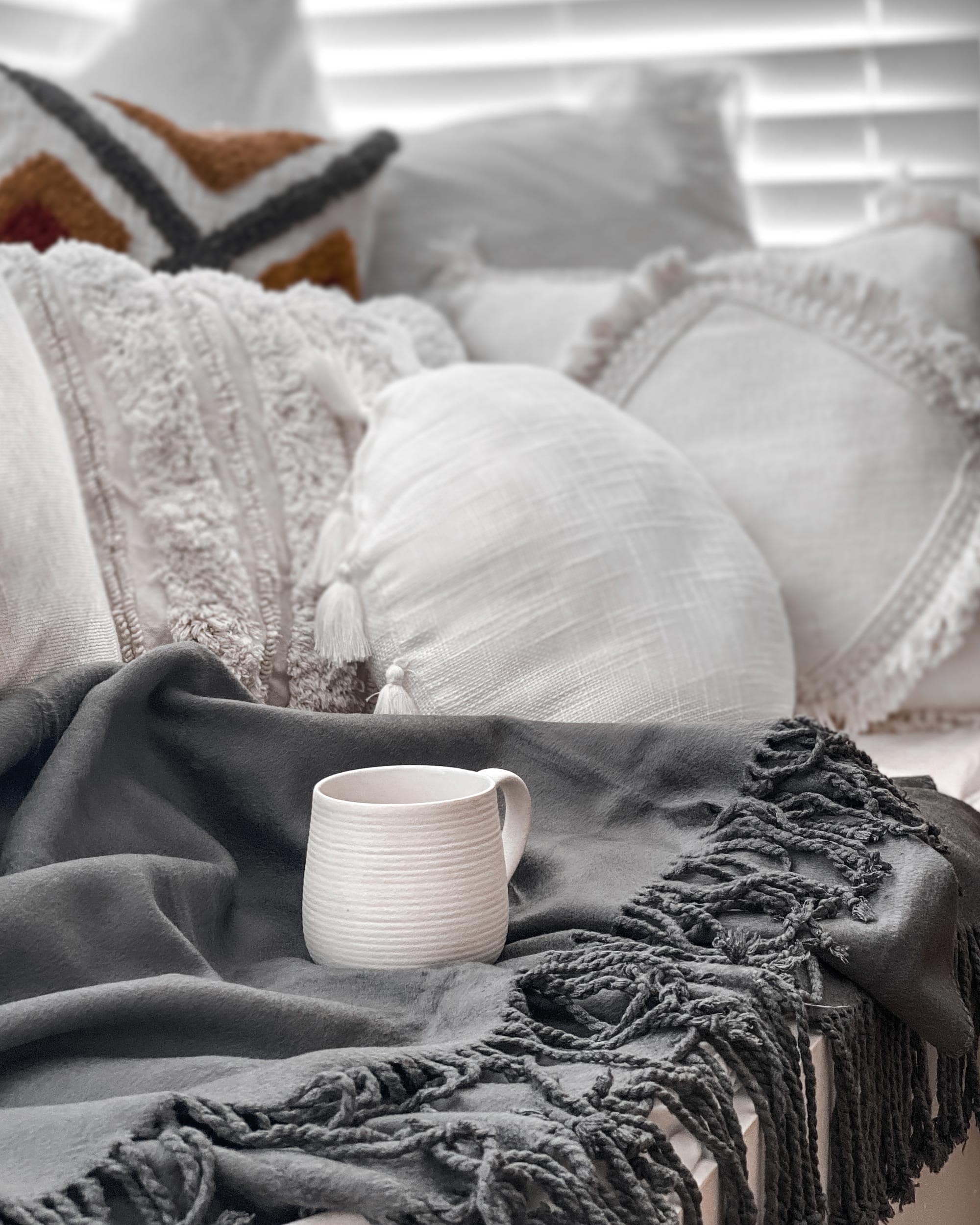 Luxurious Charcoal Bamboo Throw Blanket - Soft & Stylish