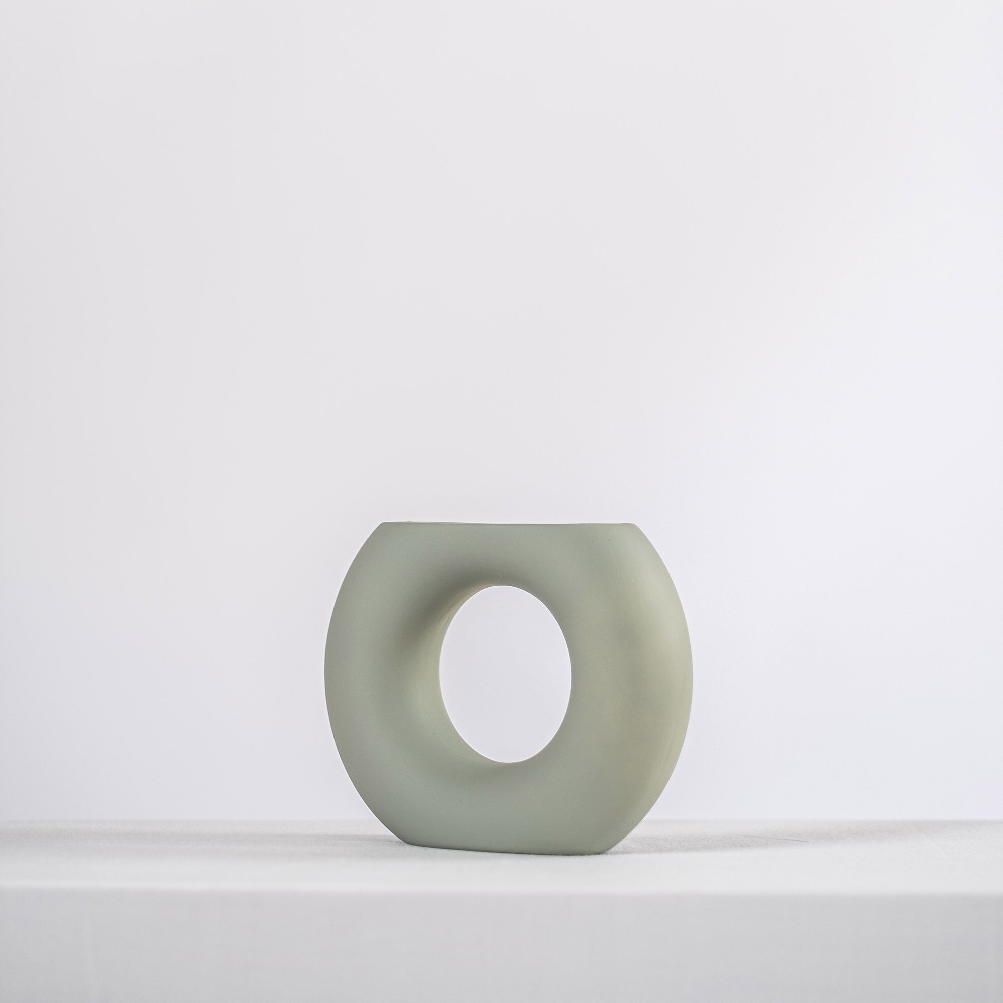 Azalea Ceramic Vase - Modern Elegance for Any Home