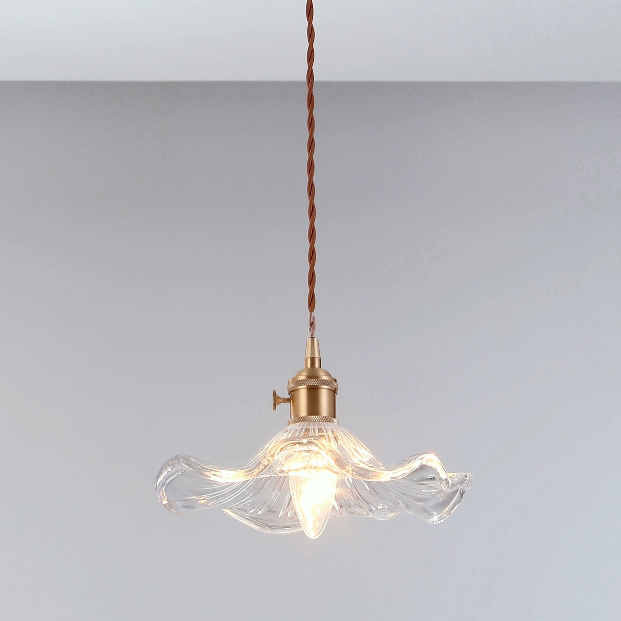 Jenna Vintage Scallop Edge Glass Pendant Light in Gold