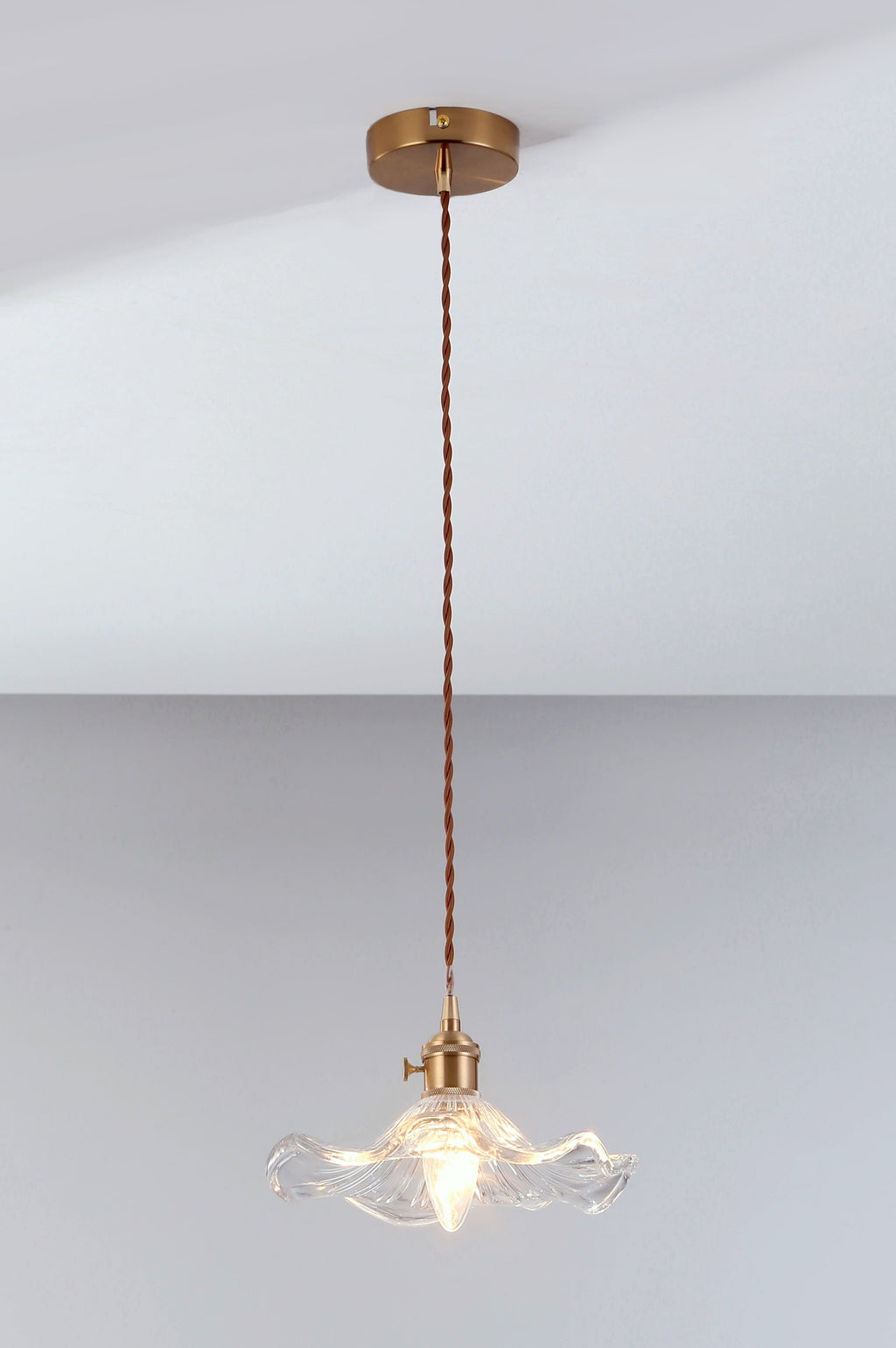 Jenna Vintage Scallop Edge Glass Pendant Light in Gold