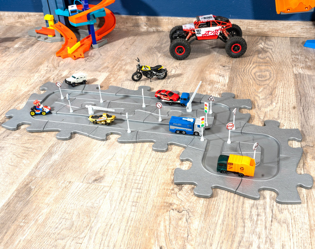 MUFFIK 17-Piece Magnetic Car Track Set - Ultimate STEM Toy for Kids