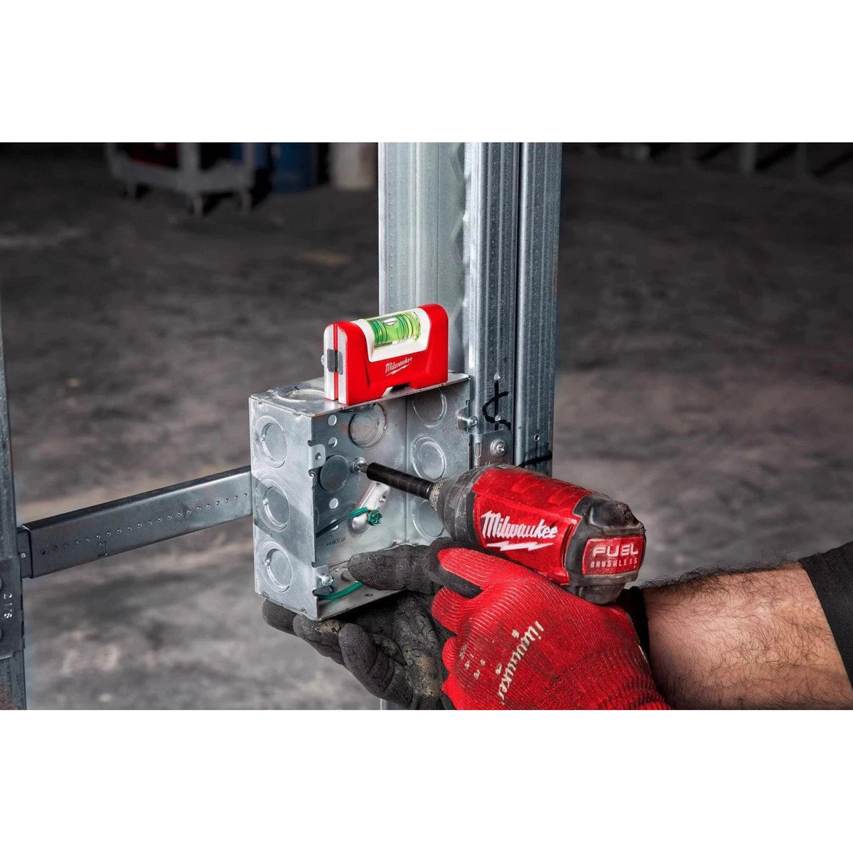 Milwaukee Mini Torpedo Level - High-Precision Measuring Tool