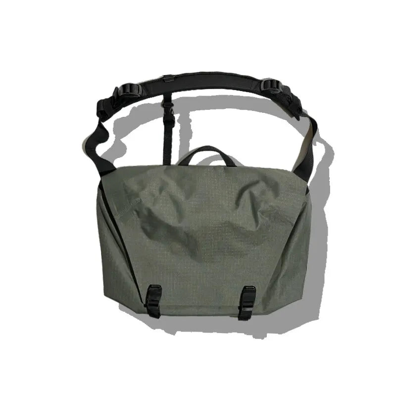 Granville10 N400r-AC2 Waterproof Messenger Bag for Daily Commuting