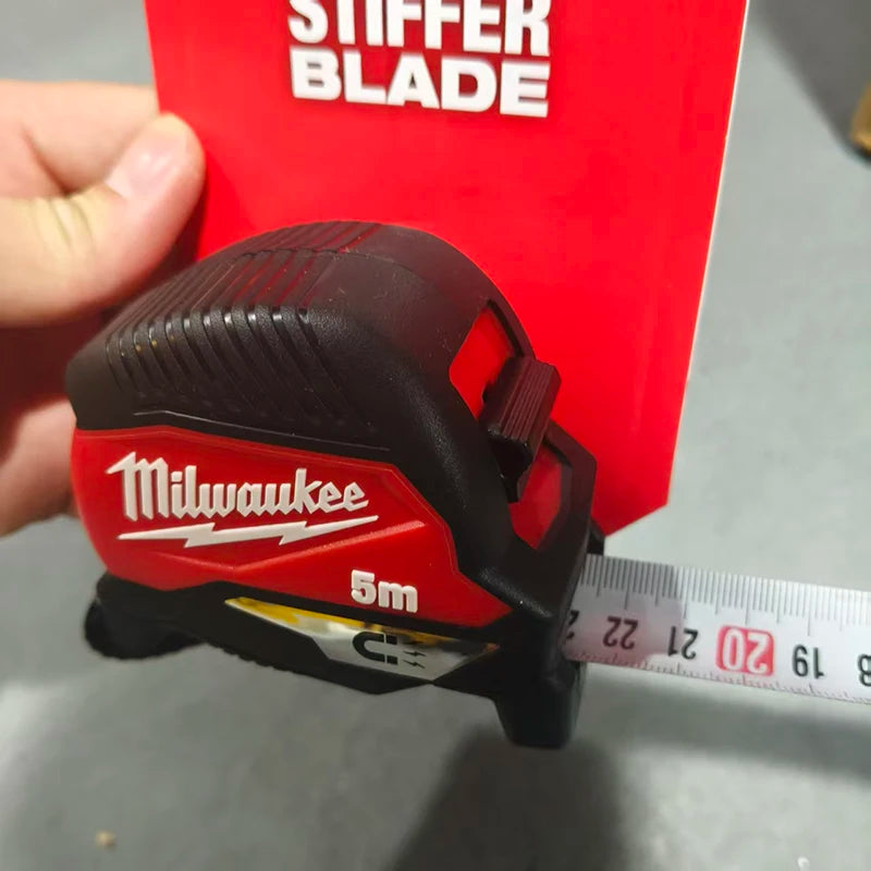 Milwaukee 5m Magnetic Tape Measure - Precision & Durability