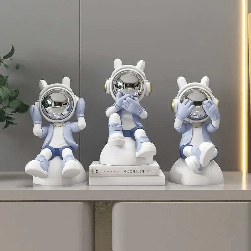 Eye-Catching Astronaut Bookend - Decorative & Functional Desk Accessory