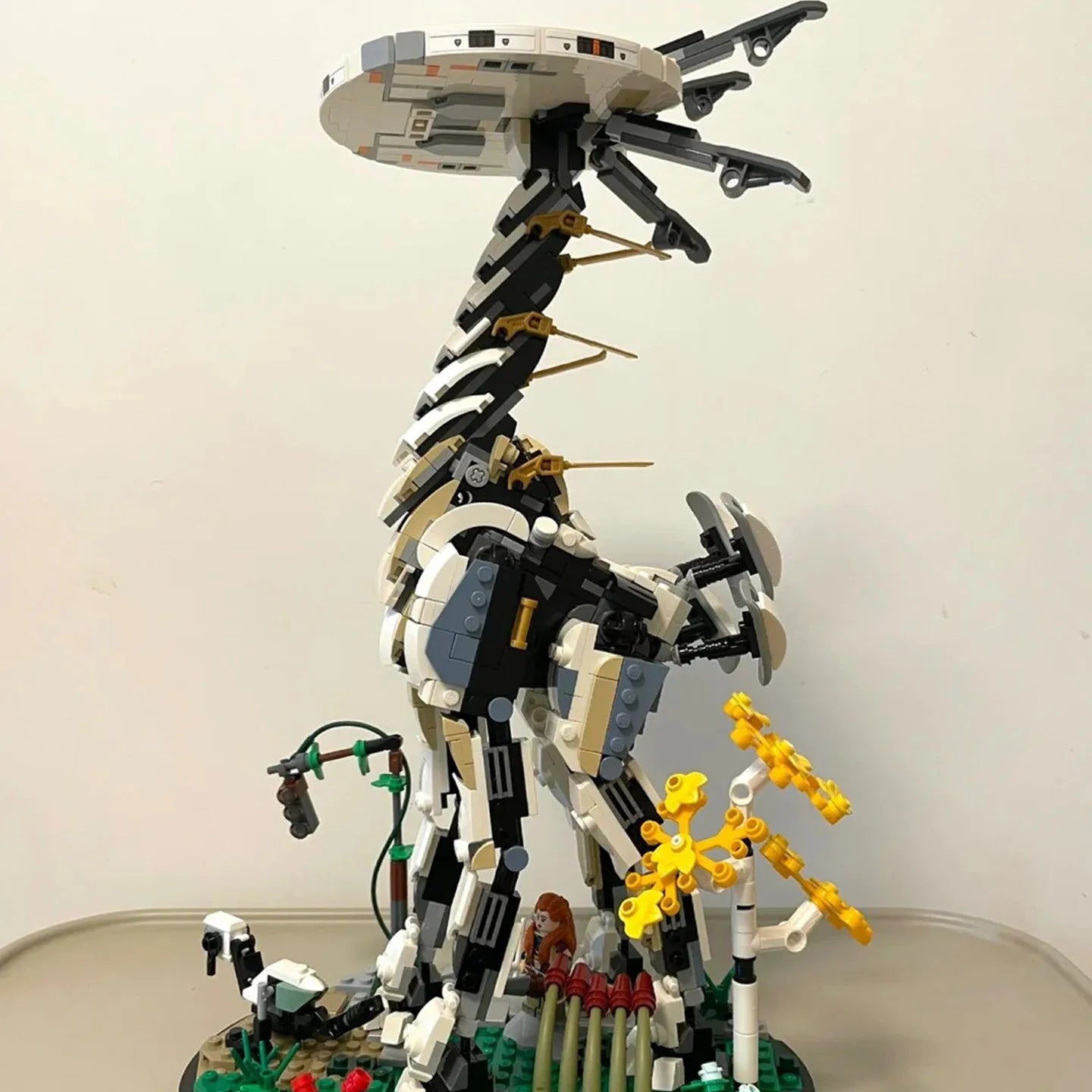 Horizon Zero Dawn Tallneck 1222-Piece Educational Building Set
