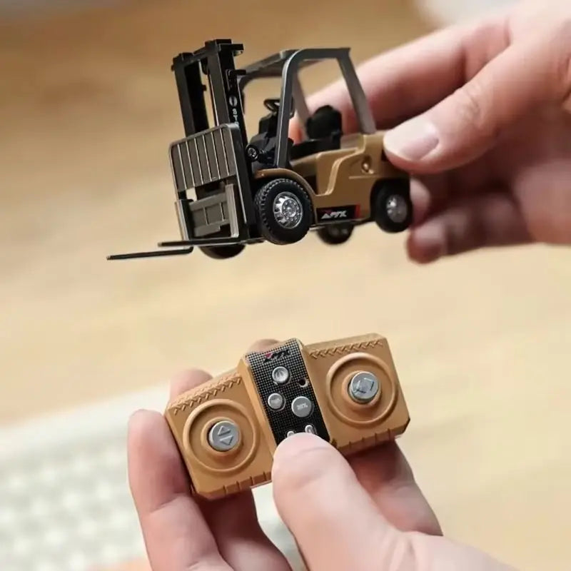 1/64 Remote-Controlled Alloy Forklift - Fun Tabletop Engineering Toy