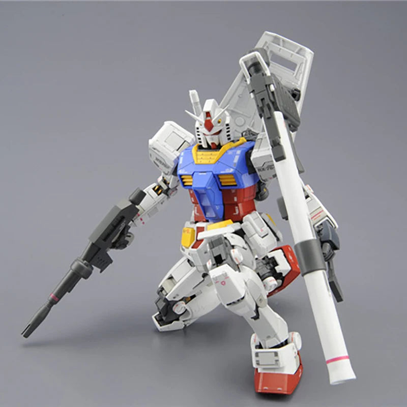Bandai MG 1/100 RX-78-2 Gundam Model Kit - Action Figure Toy