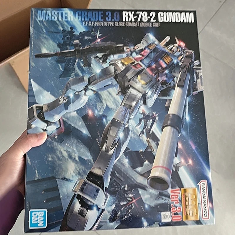 Bandai MG 1/100 RX-78-2 Gundam Model Kit - Action Figure Toy
