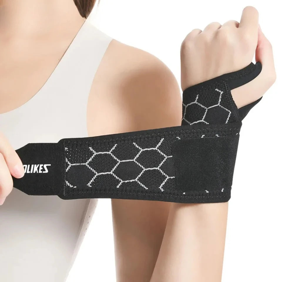 AOLIKES Wrist Brace for Carpal Tunnel Relief - Adjustable Compression Support