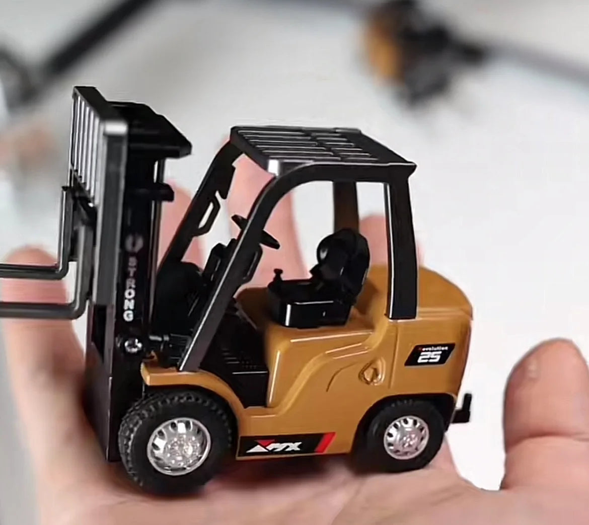 1/64 Remote-Controlled Alloy Forklift - Fun Tabletop Engineering Toy