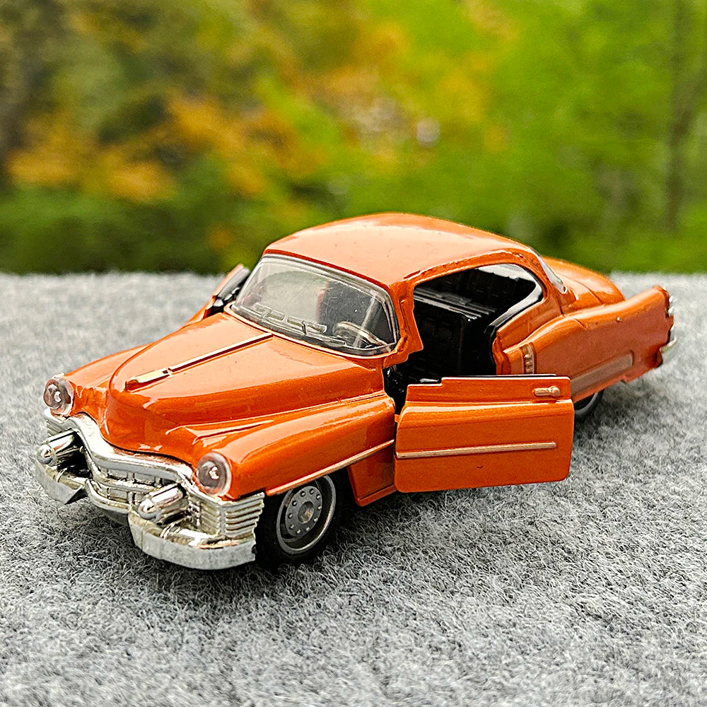 1:32 Diecast Cadillac Vintage Car Model - Classic Pull Back Vehicle