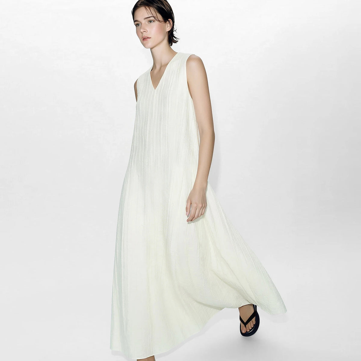 Amii Women's Elegant A-Line Midi Dress - Sleeveless V-Neck Style