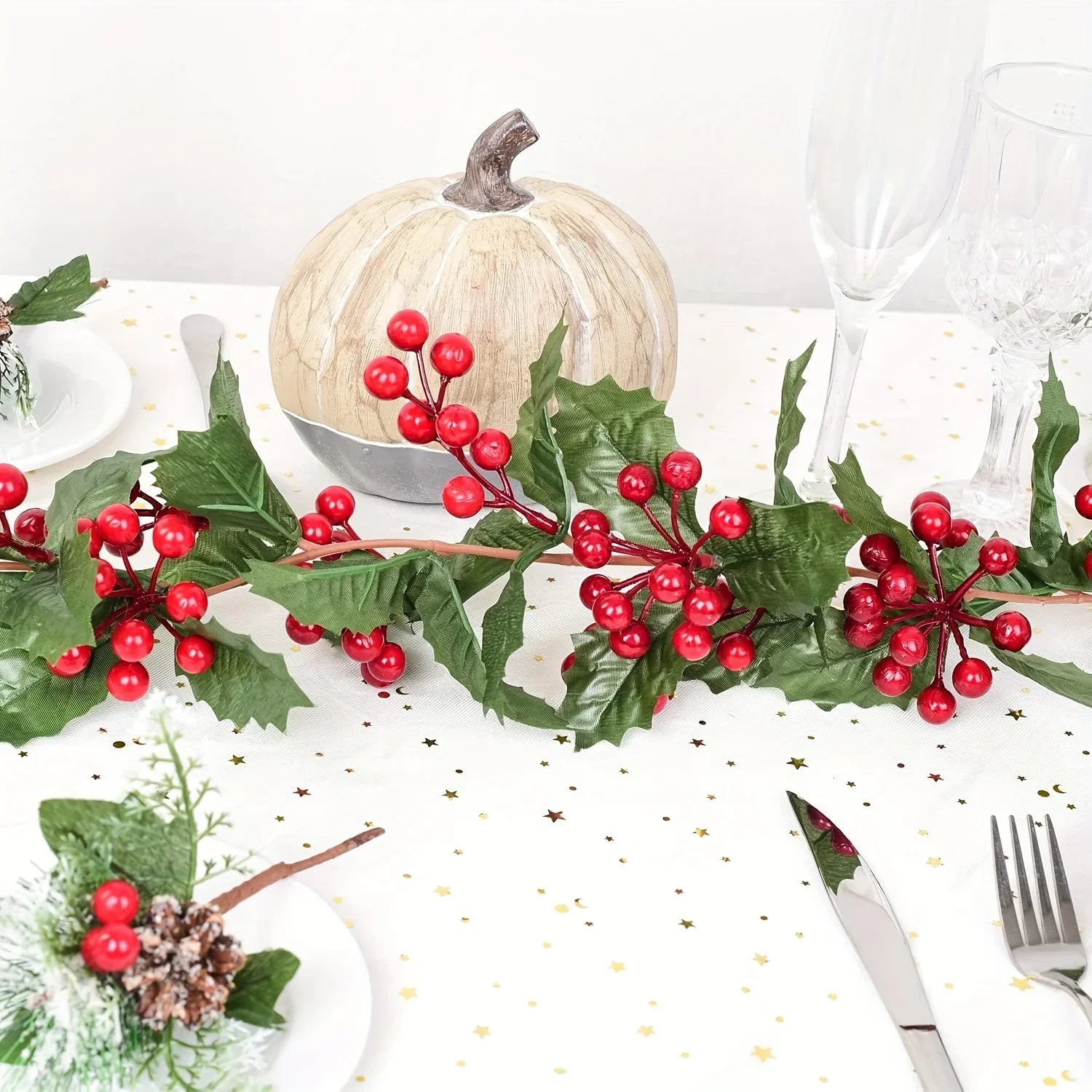 Lifelike Garland with Red Berries – Enhance Your Holiday Decor