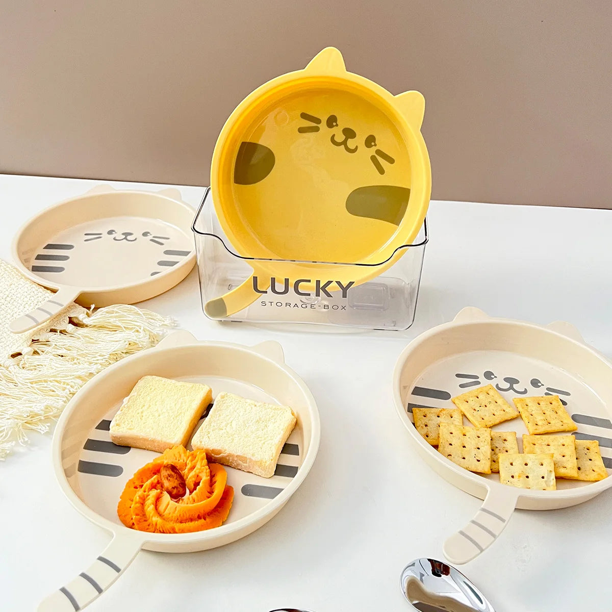 Cute Cat Shaped Reusable Plastic Plates - Fun Fruit Dessert Set