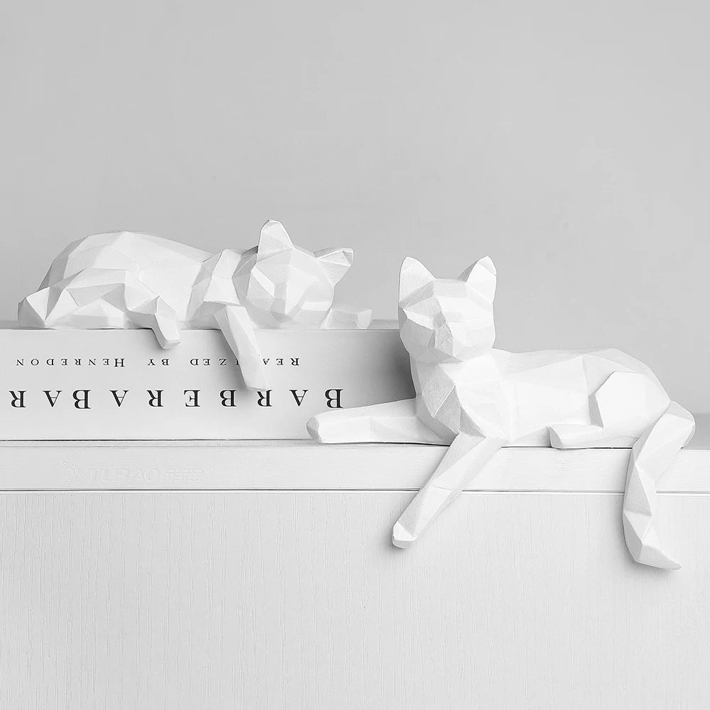 Geometric Cat Resin Sculptures - Artistic Ornaments for Home Decor