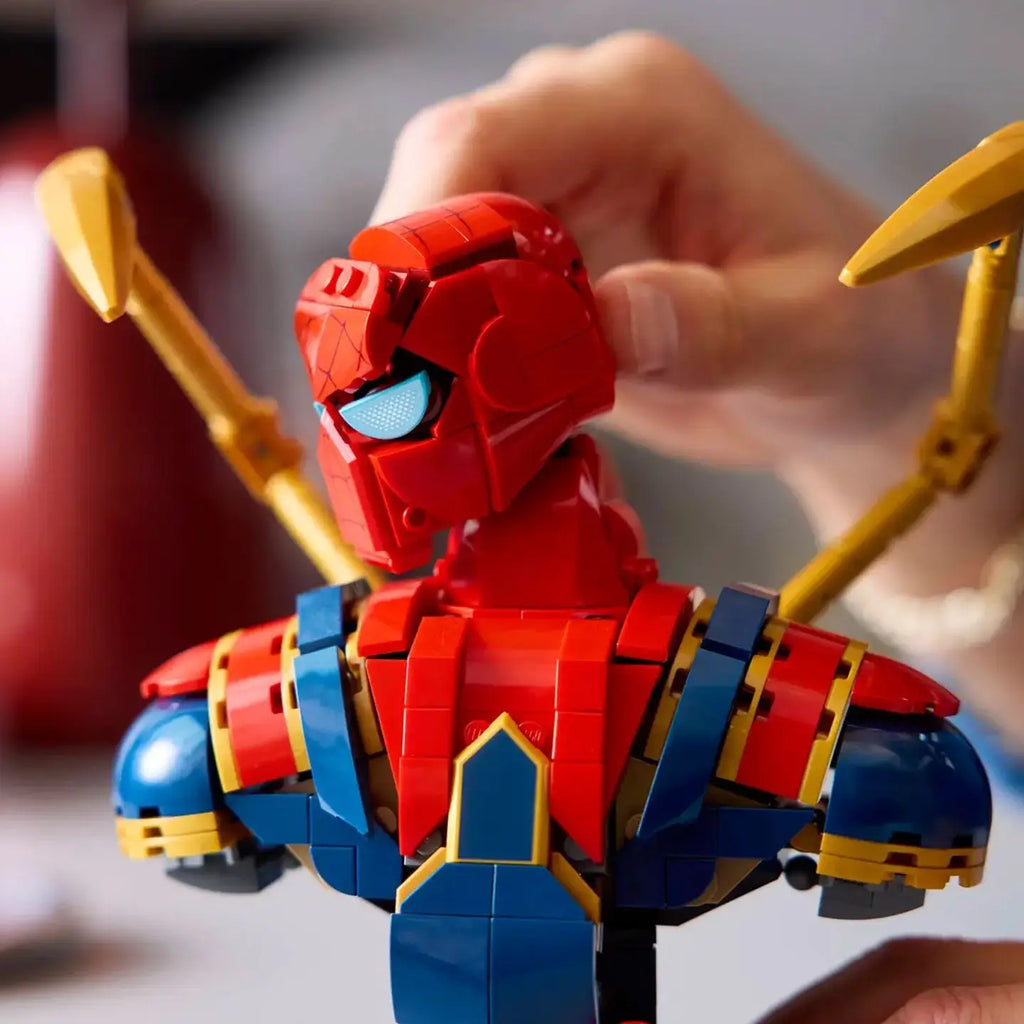 379-Piece Superhero Robot Spider Bust Building Blocks Set - Fun Gift