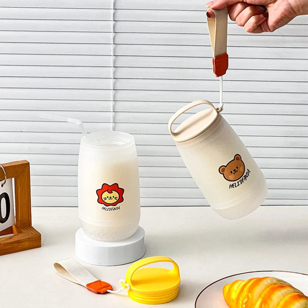 400ML Portable Heat-Resistant Water Bottle - Leak-Proof Design