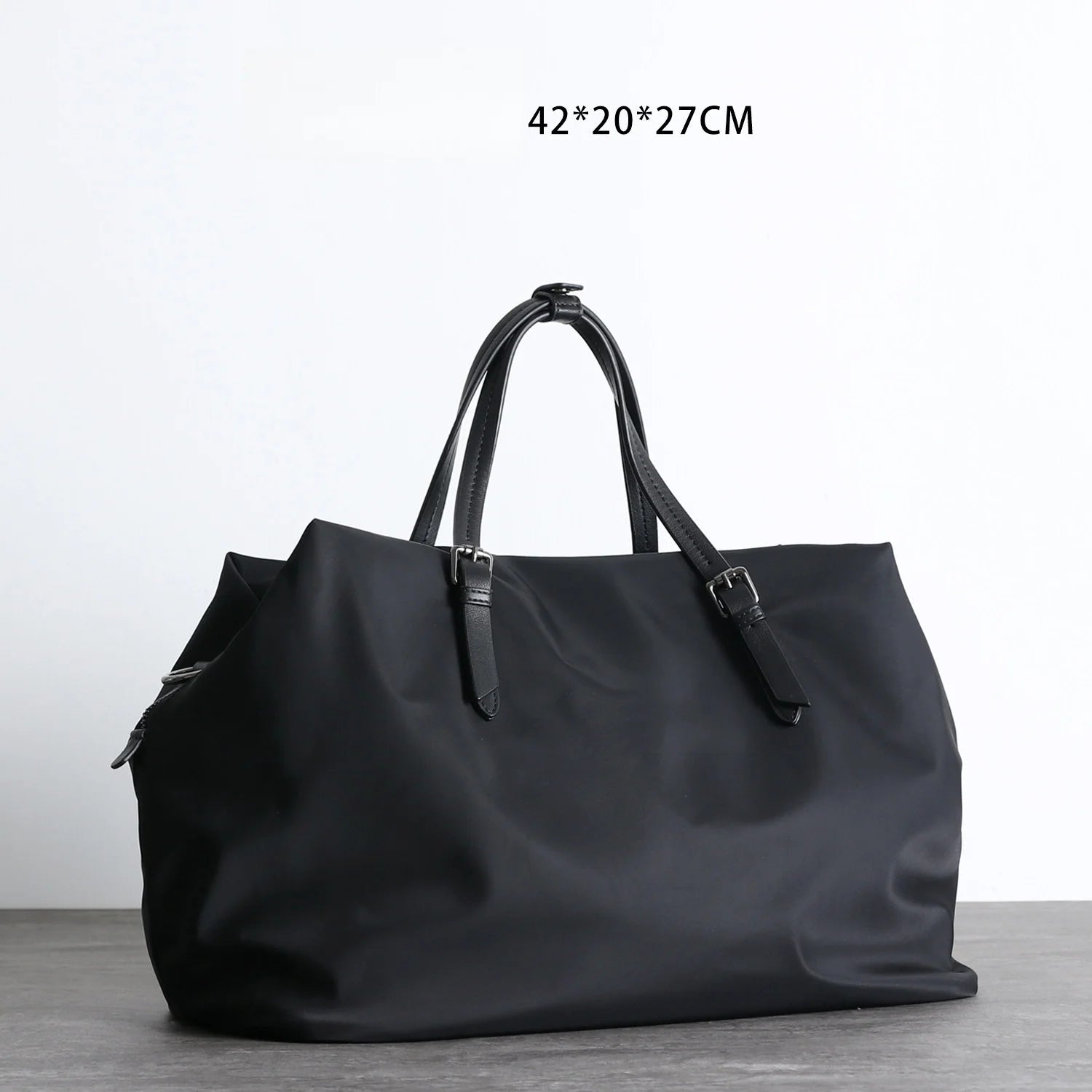 Stylish Nylon Duffel Bag 20-25L – Water Resistant & Versatile Travel Tote